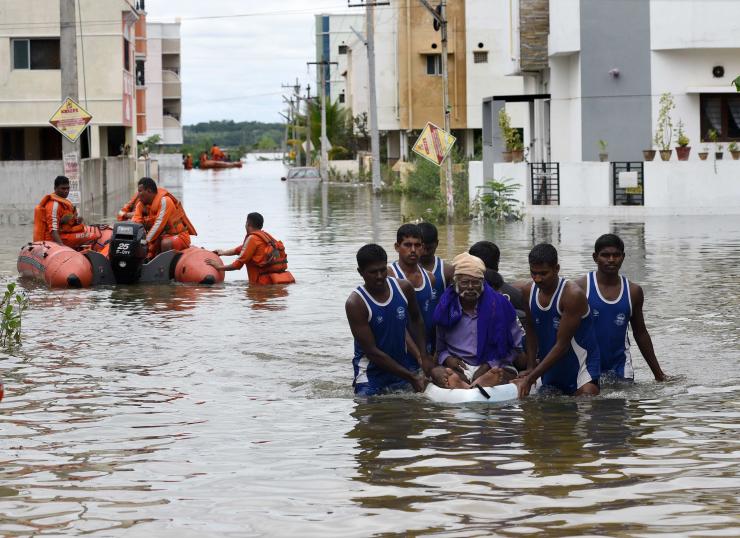 tamilnadufloodsituationimprovesslightly;waterstartrecedinginchennai